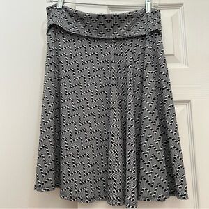 Max Studio Black and White Geometric A-Line Skirt